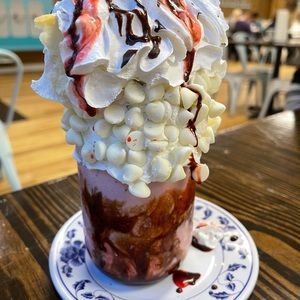 Meet your Posher, Joy